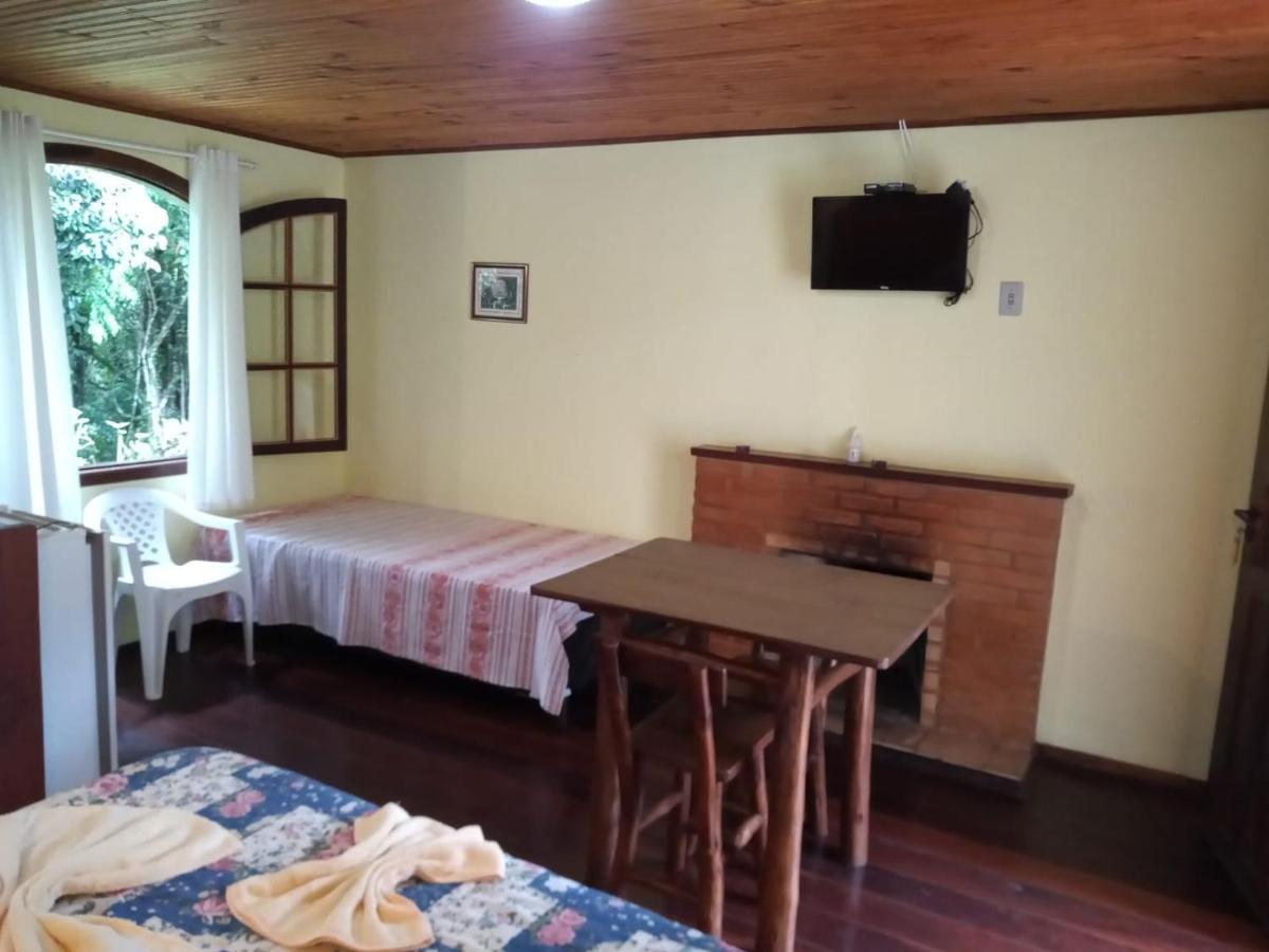 Pousada Sitio Dos Pinhais Visconde De Maua Ruang foto